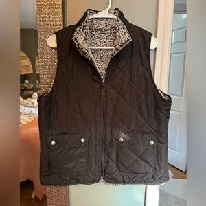 Women's Black Quilted Vest reversible Sherpa Lining